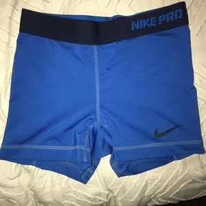 woman’s Nike pro